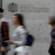 Banks push FTSE 100 to nine-month highs; recession worries loom